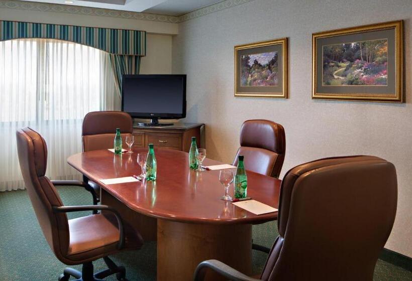 Radisson Hotel Cedar Rapids