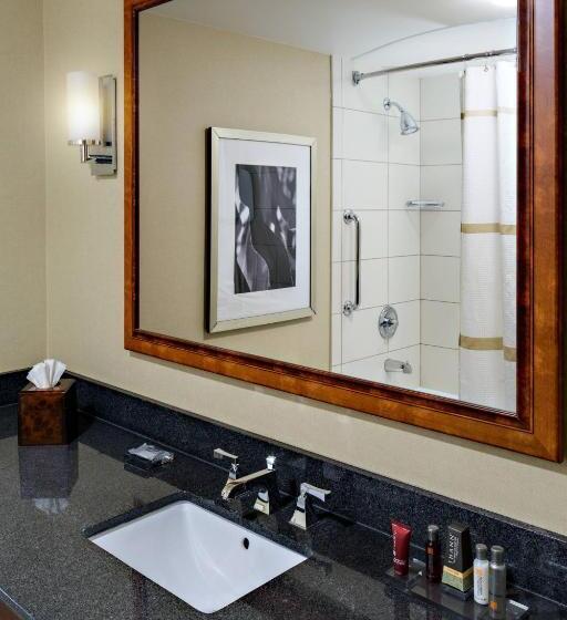 Radisson Hotel Cedar Rapids