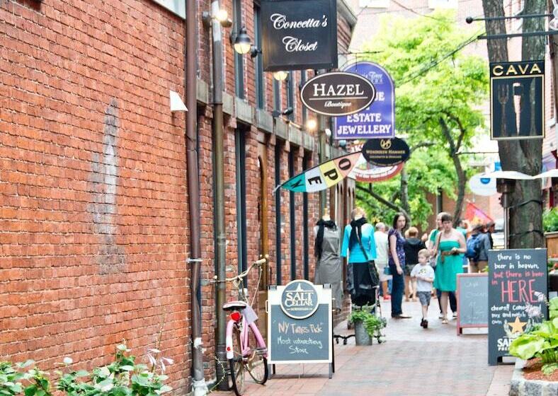 فندق Coachman Inn