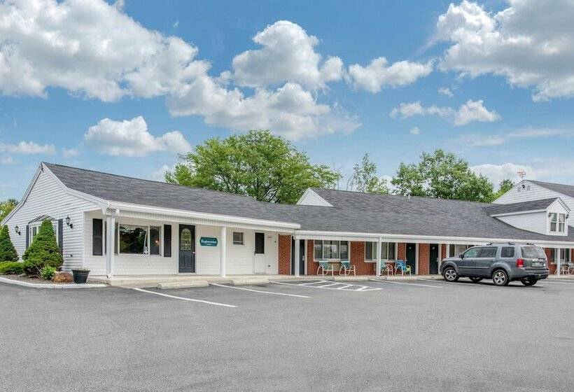 فندق Coachman Inn