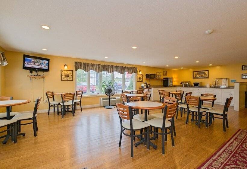 فندق Coachman Inn