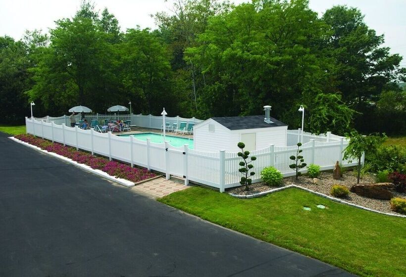 فندق Coachman Inn