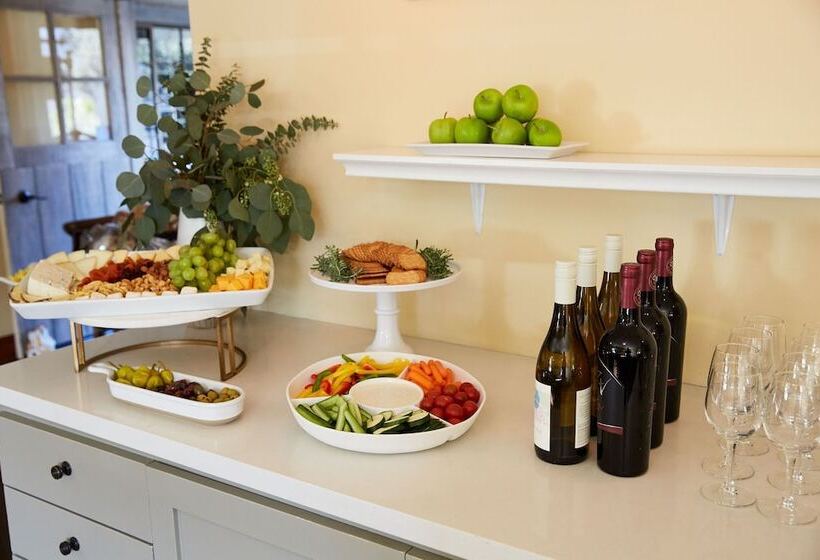 فندق Coachman's Inn, A Four Sisters Inn