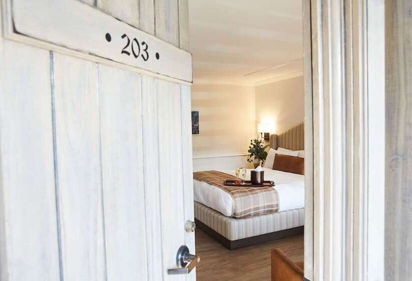 فندق Coachman's Inn, A Four Sisters Inn