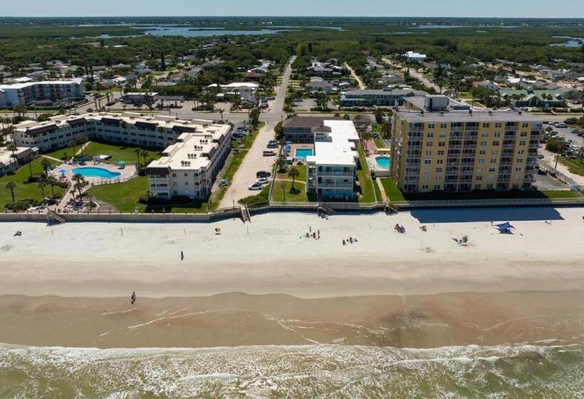 فندق Coastal Waters