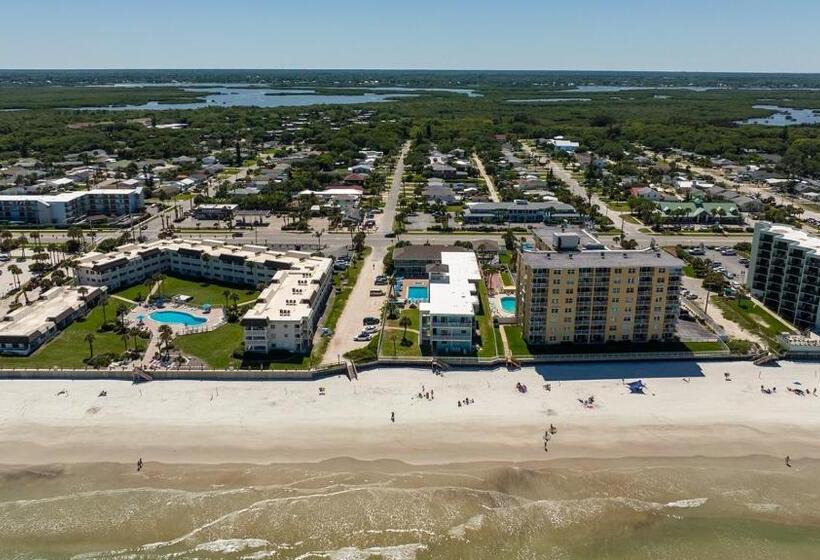 فندق Coastal Waters