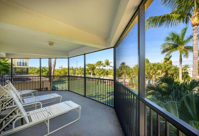 בית מלון כפרי Coco Plum Beach & Tennis Club & Marina