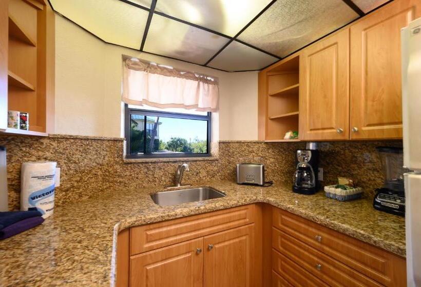 בית מלון כפרי Coco Plum Beach & Tennis Club & Marina