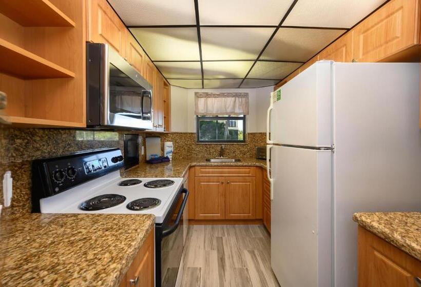 בית מלון כפרי Coco Plum Beach & Tennis Club & Marina