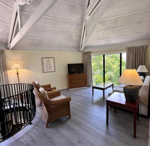 בית מלון כפרי Coco Plum Beach & Tennis Club & Marina