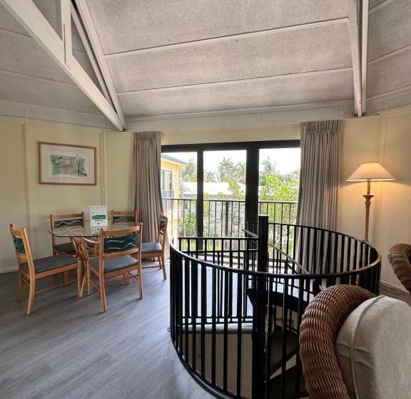 בית מלון כפרי Coco Plum Beach & Tennis Club & Marina