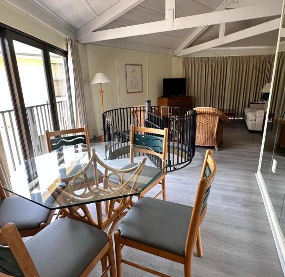 בית מלון כפרי Coco Plum Beach & Tennis Club & Marina