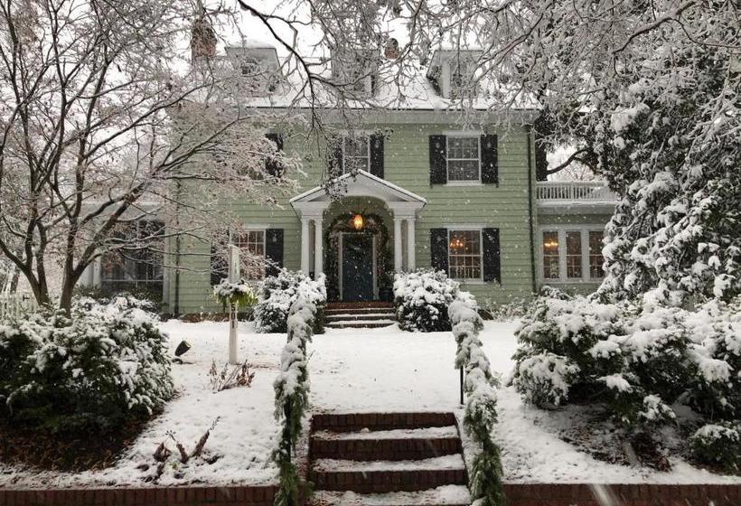 هتل Colonial Capital Bed & Breakfast