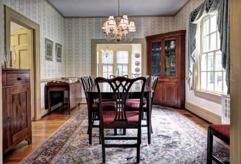 酒店 Colonial Capital Bed & Breakfast