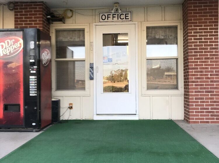 酒店 Colonial Inn Dyersville