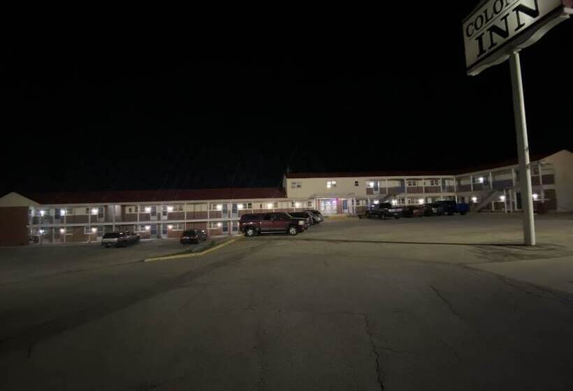 فندق Colonial Inn Dyersville