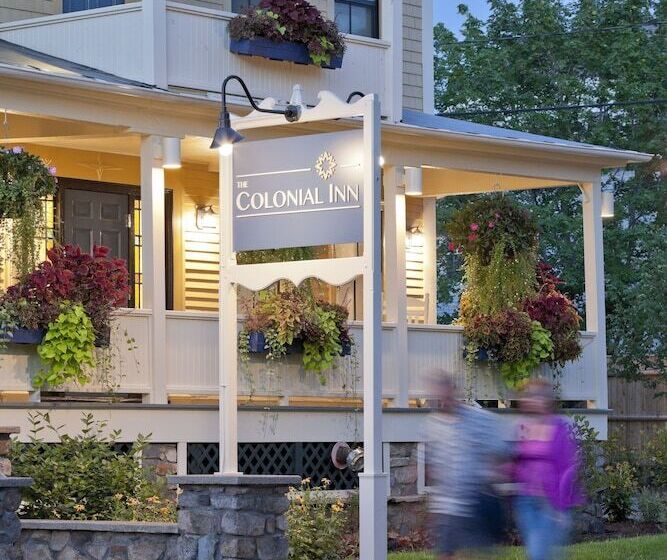 호텔 Colonial Inn