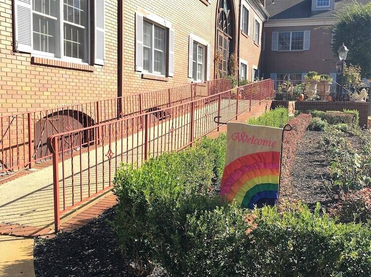 فندق Colts Neck Inn