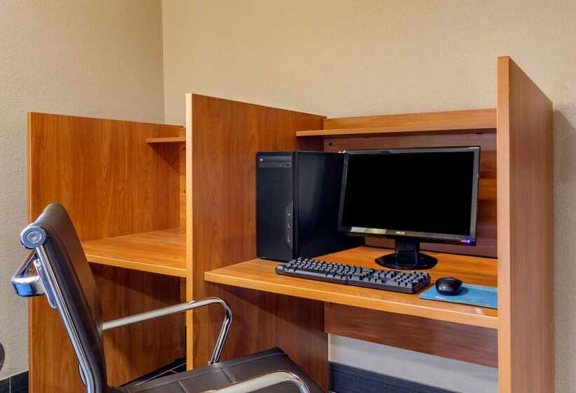 هتل Clarion Pointe Apex Holly Springs