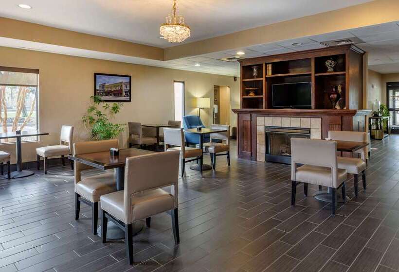 هتل Clarion Pointe Apex Holly Springs