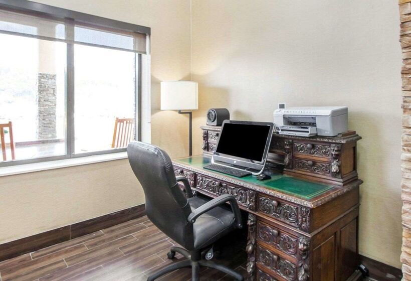 فندق Comfort Inn At Royal Blue