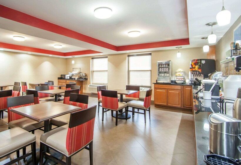 فندق Comfort Inn At Royal Blue