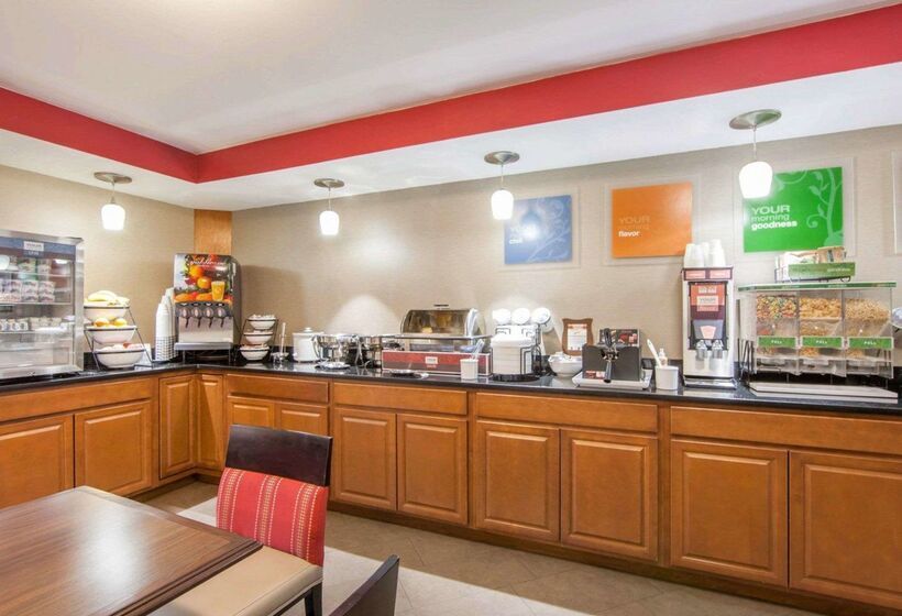 فندق Comfort Inn At Royal Blue