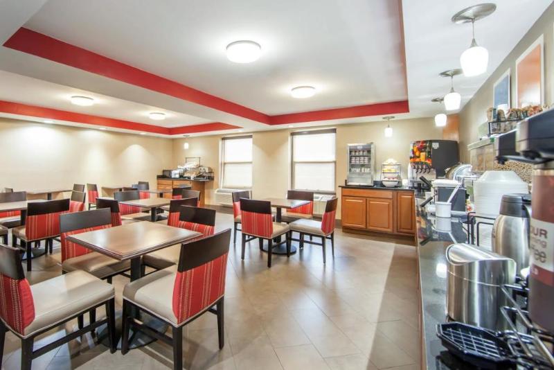 فندق Comfort Inn At Royal Blue