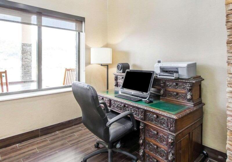 فندق Comfort Inn At Royal Blue