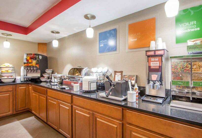 فندق Comfort Inn At Royal Blue