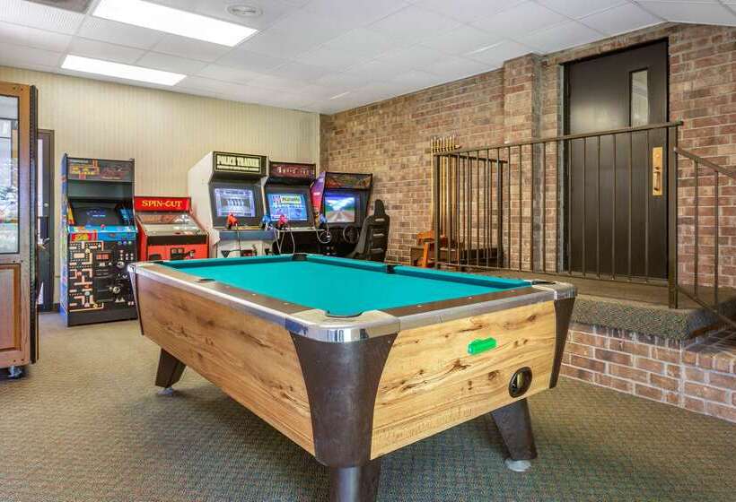 فندق Comfort Inn At Thousand Hills