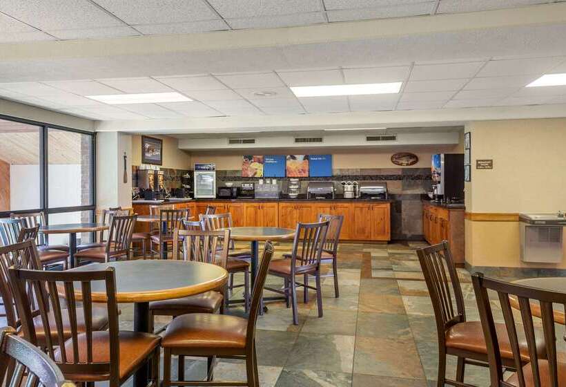 فندق Comfort Inn At Thousand Hills