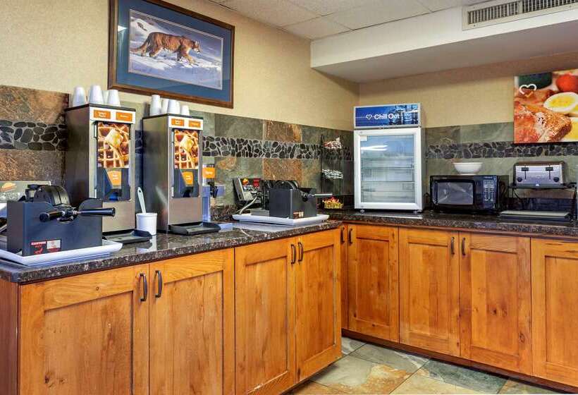 فندق Comfort Inn At Thousand Hills