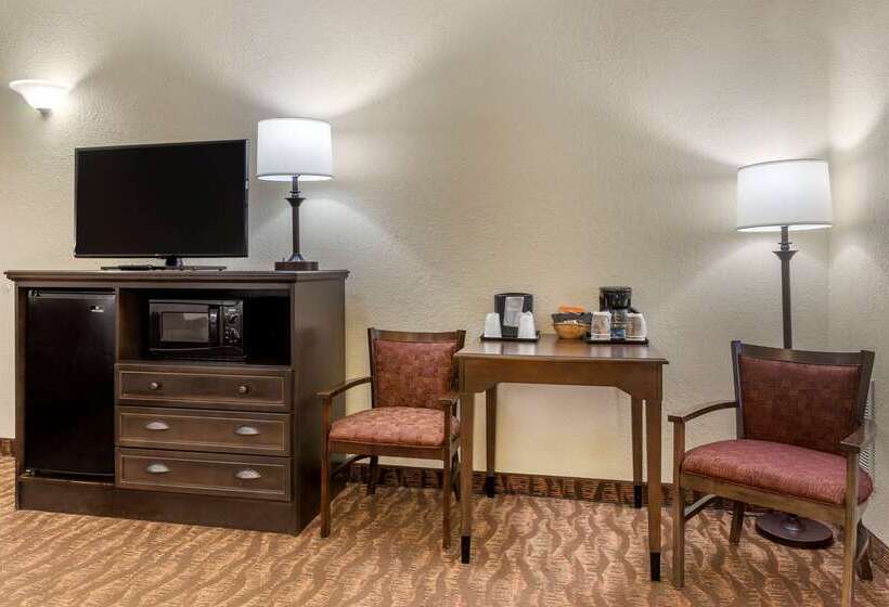 فندق Comfort Inn At Thousand Hills