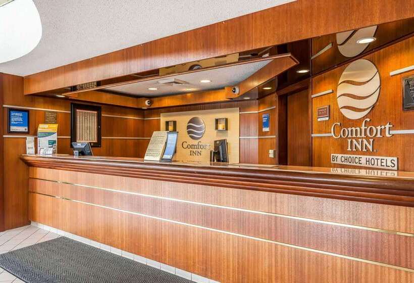 בית מלון כפרי Comfort Inn Cleveland Airport