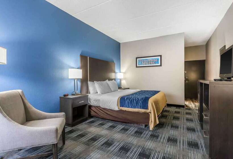 هتل Comfort Inn Cleveland Airport