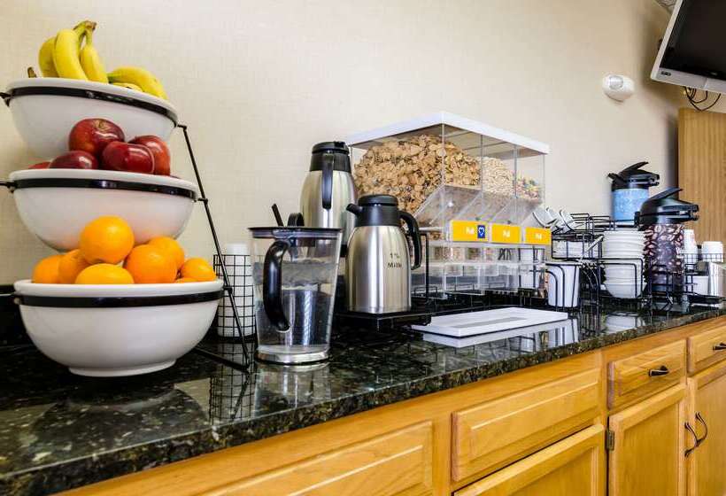 בית מלון כפרי Comfort Inn