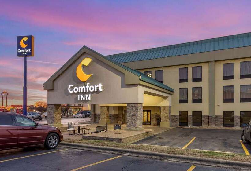 בית מלון כפרי Comfort Inn Collinsville Near St. Louis