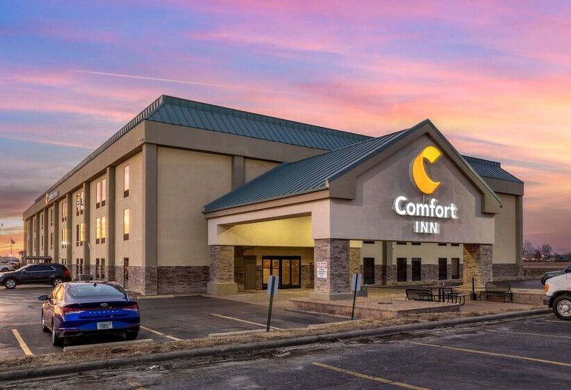 בית מלון כפרי Comfort Inn Collinsville Near St. Louis