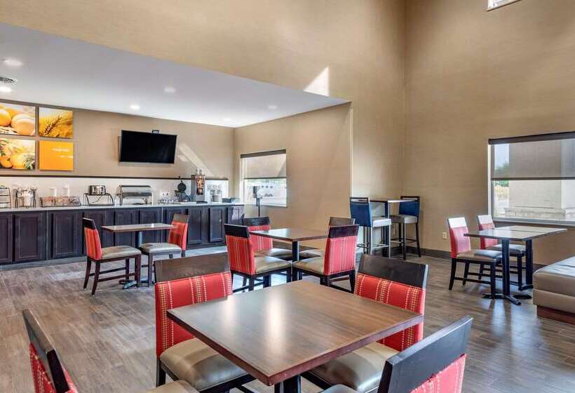 בית מלון כפרי Comfort Inn