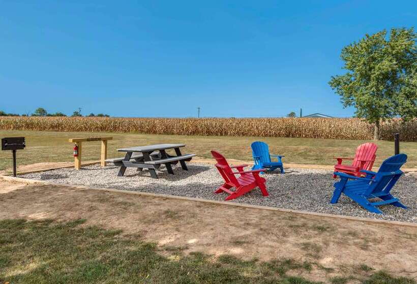 בית מלון כפרי Comfort Inn