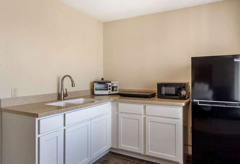 בית מלון כפרי Comfort Inn