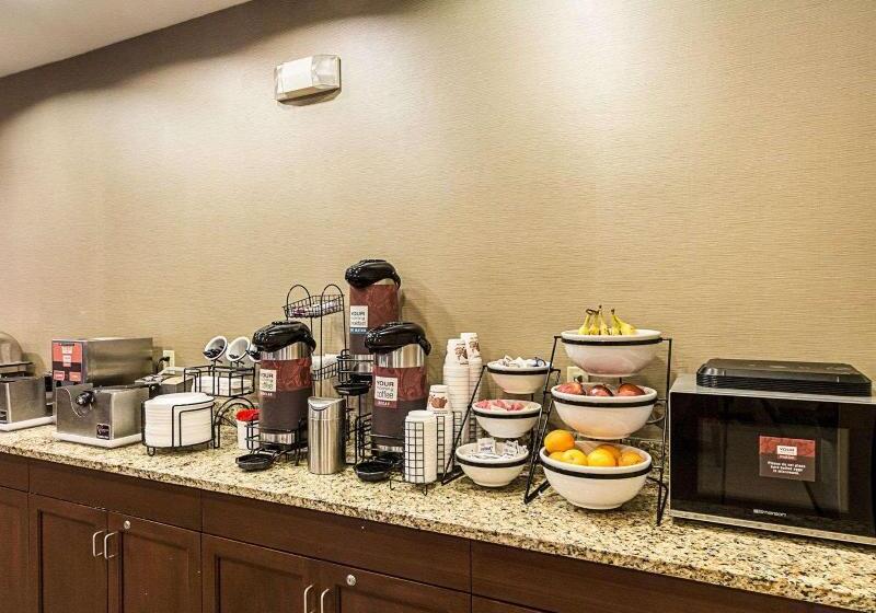 ホテル Comfort Inn East