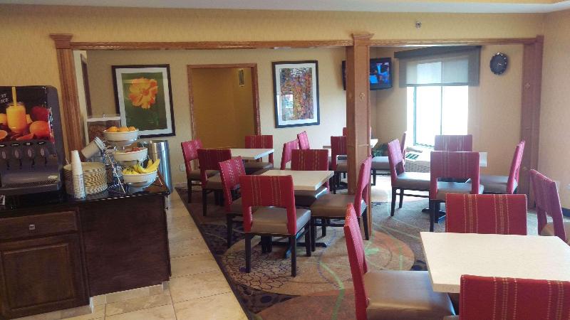 בית מלון כפרי Comfort Inn Huntington Near University
