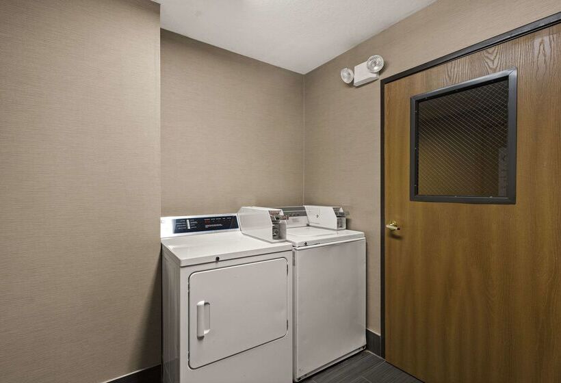 בית מלון כפרי Comfort Inn Huntington Near University