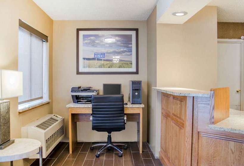 בית מלון כפרי Comfort Inn