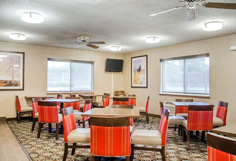 בית מלון כפרי Comfort Inn