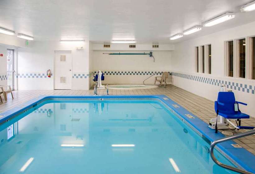 בית מלון כפרי Comfort Inn