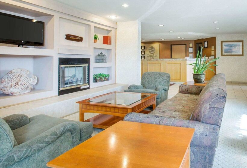 בית מלון כפרי Comfort Inn Marina On The Monterey Bay