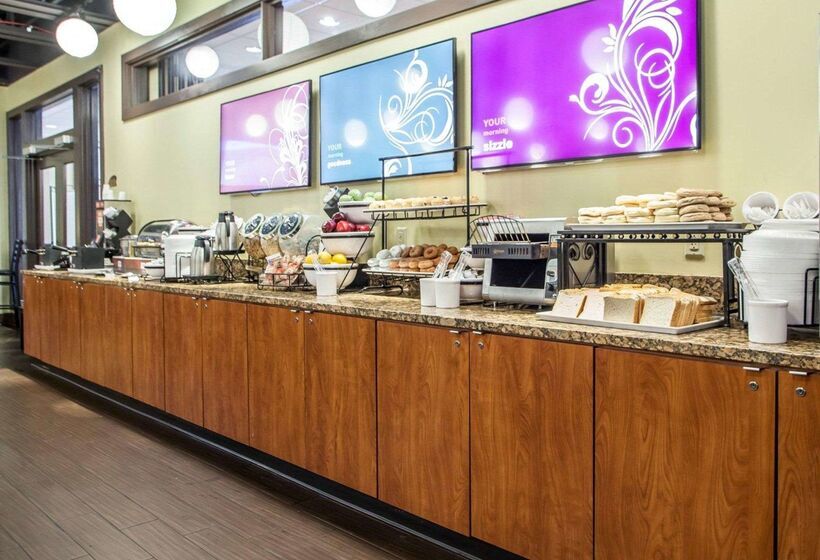 هتل Comfort Inn St. Louis  Westport Event Center